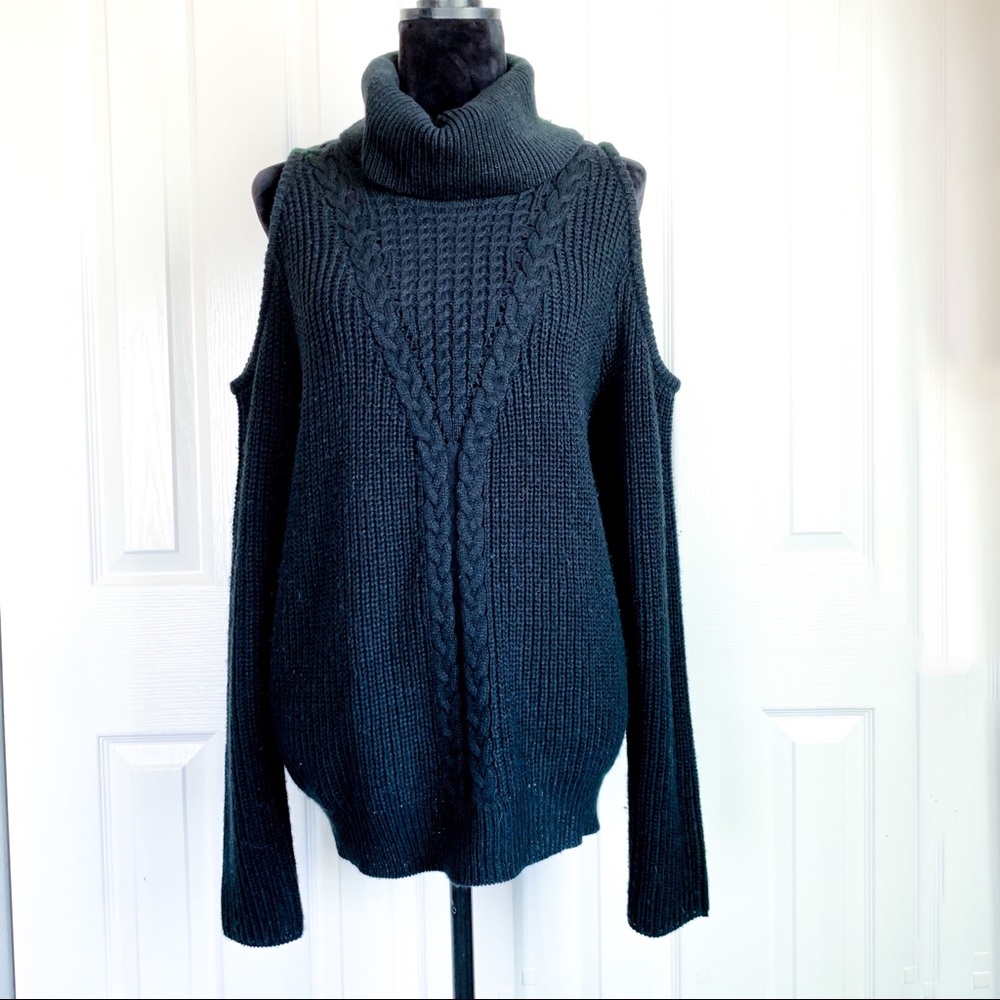 14th and Union Cold shoulder turtleneck sweater